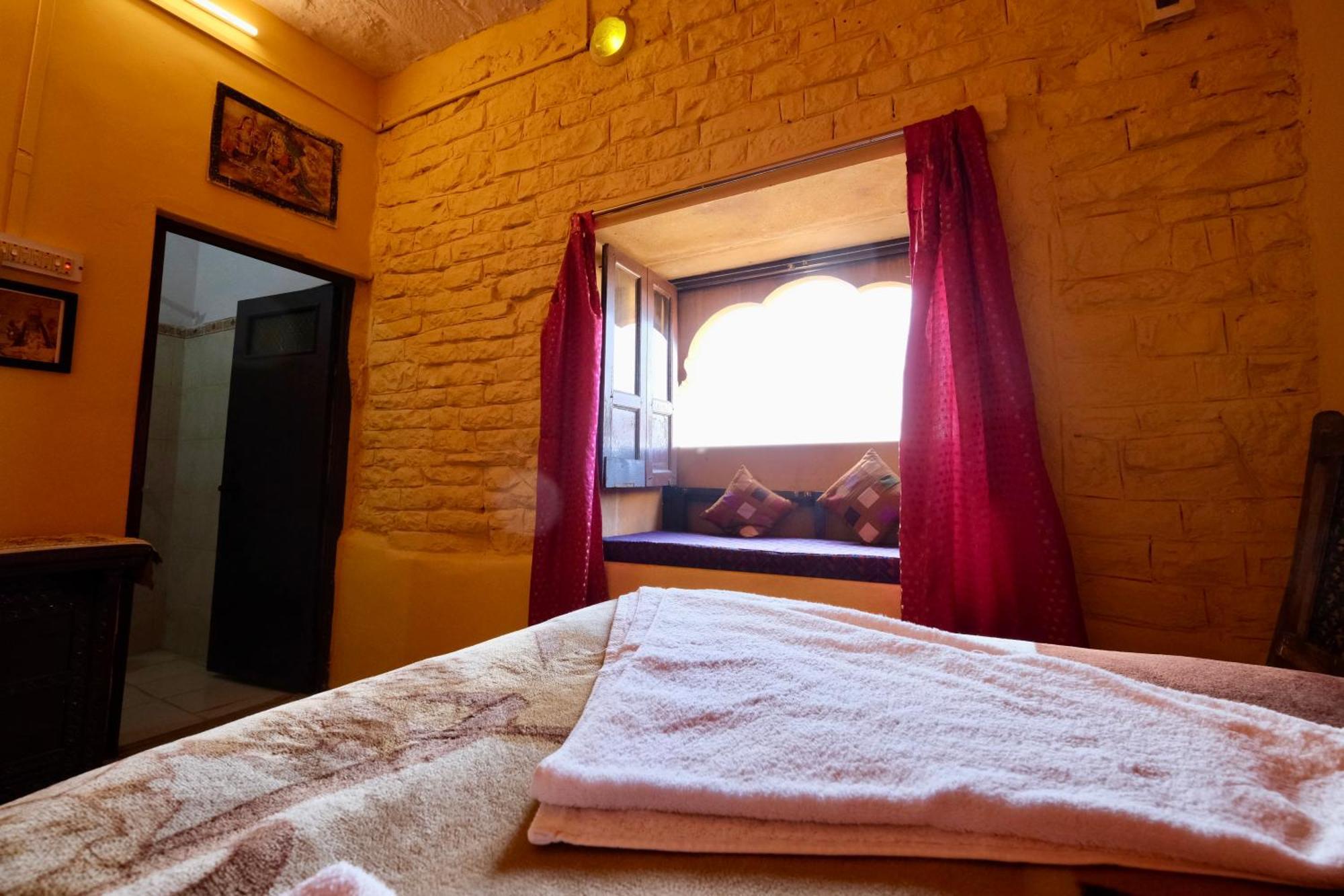 Saffron Guest House Dzsaiszalmer Kültér fotó