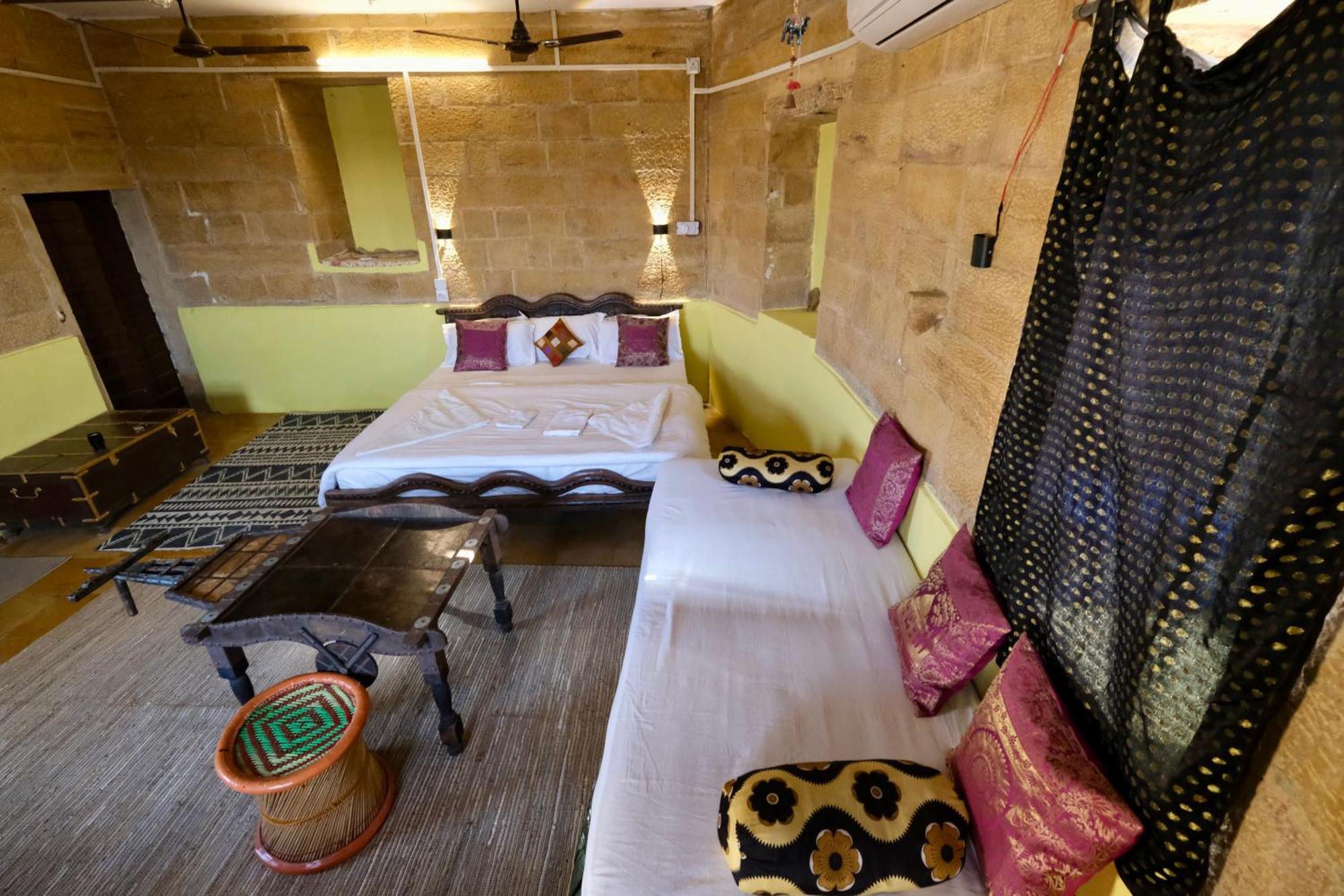 Saffron Guest House Dzsaiszalmer Kültér fotó
