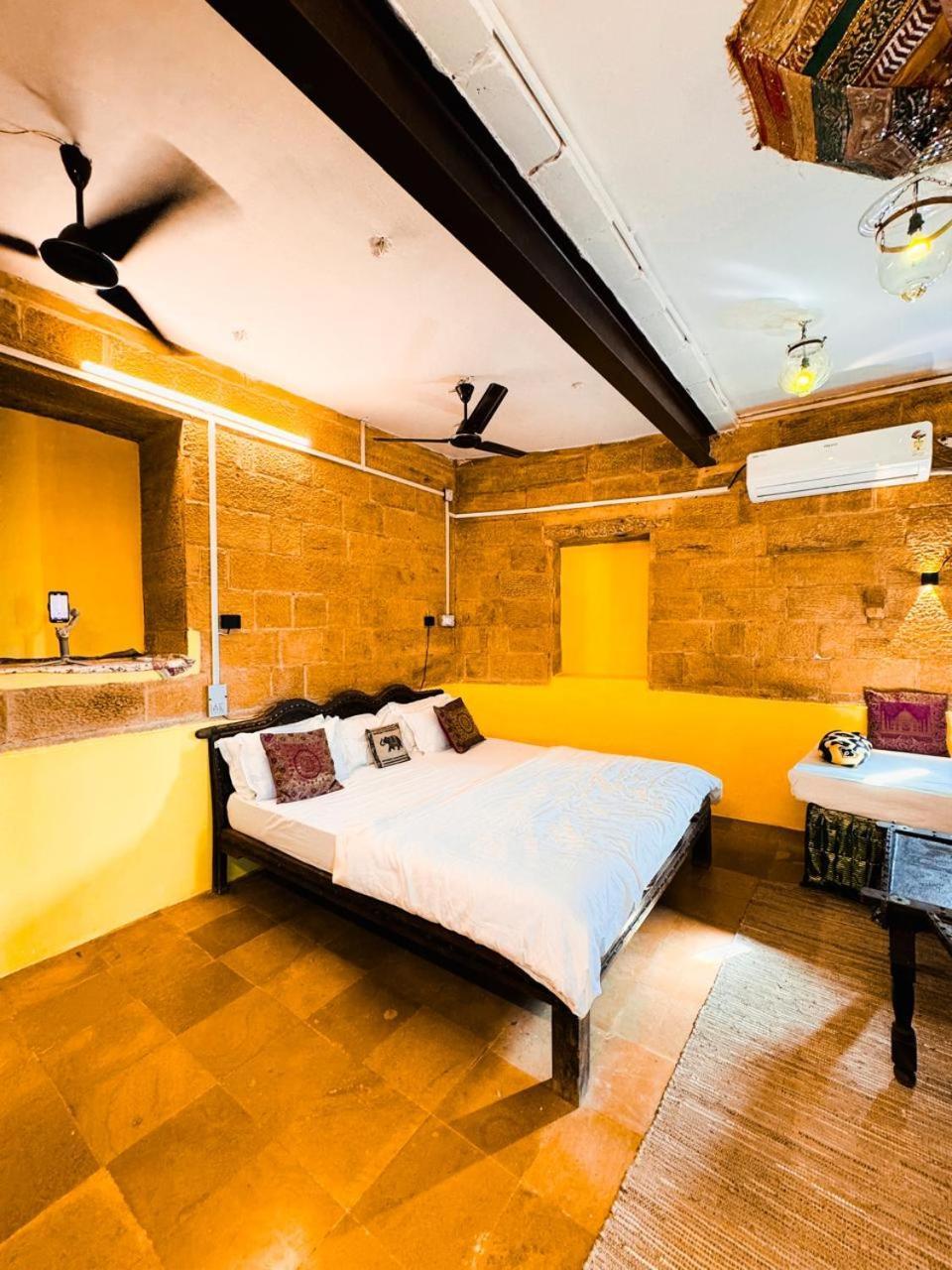 Saffron Guest House Dzsaiszalmer Kültér fotó